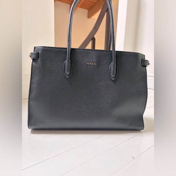 FURLA - Leather - Medium Size - Black satchel handbag - Good condition - Picture 1 of 12